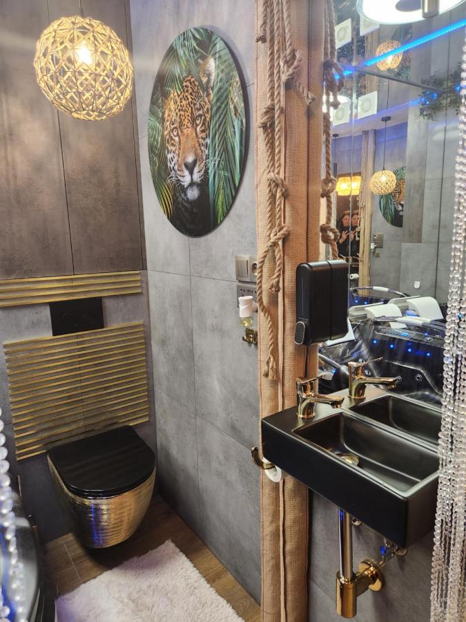 Warszawa Wola Wyjatkowe Studio Z Jacuzzi, Sauna I Fotelem Do Masazu - Exceptional Studio In Warsaw With Jacuzzi, Sauna And Massage Chair Экстерьер фото
